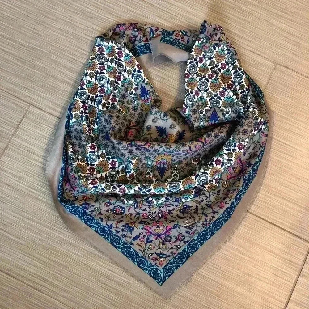 Express scarf